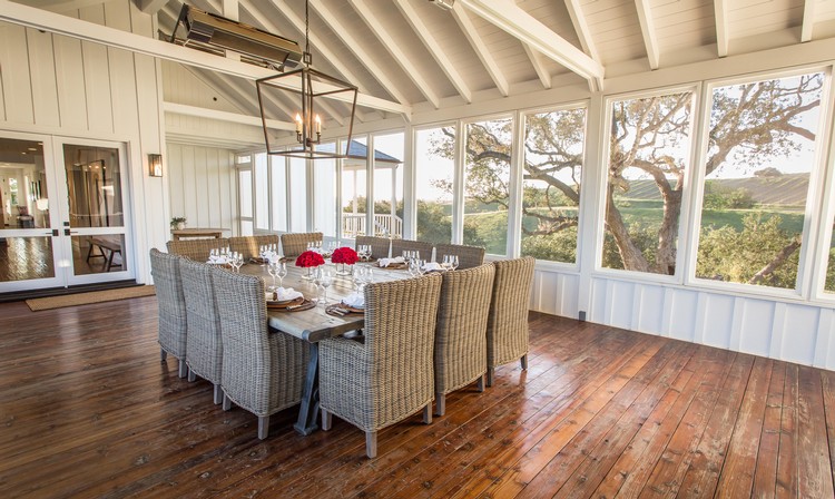 VHDinningScreenPorch6000x3586-2