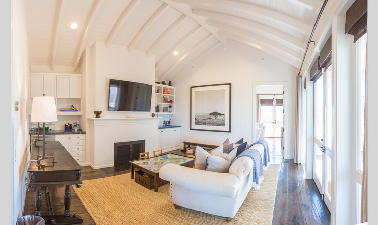 VHSittingRoom6000x3586-2